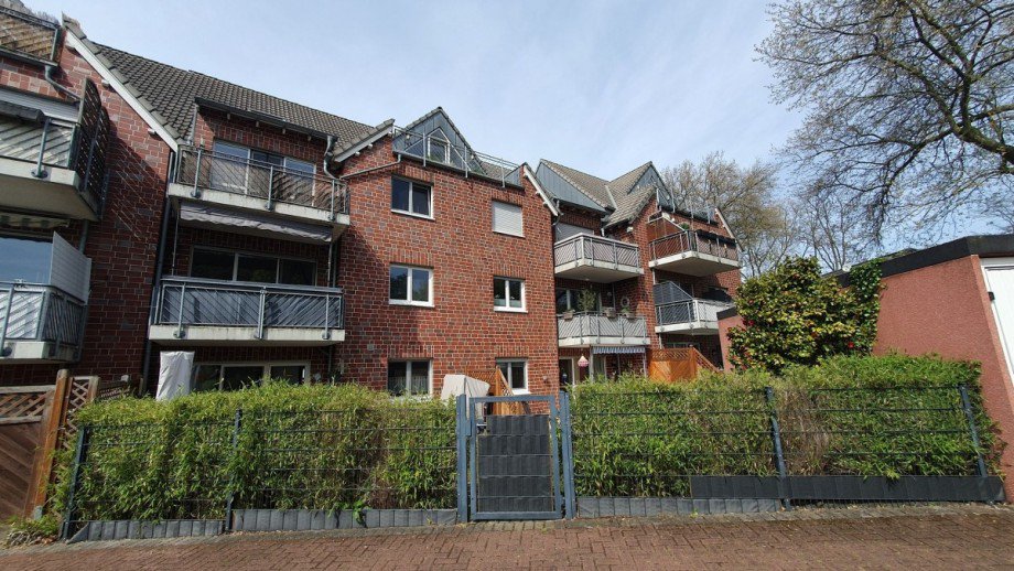 R�ckansicht Etagenwohnung Oberhausen