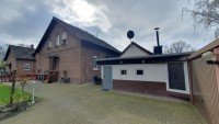 Bild (e37297727a916432221da9ad3f9a3939): VERKAUFT! Sch�nes Zechenhaus mit gro�em Grundst�ck und Doppelgarage!